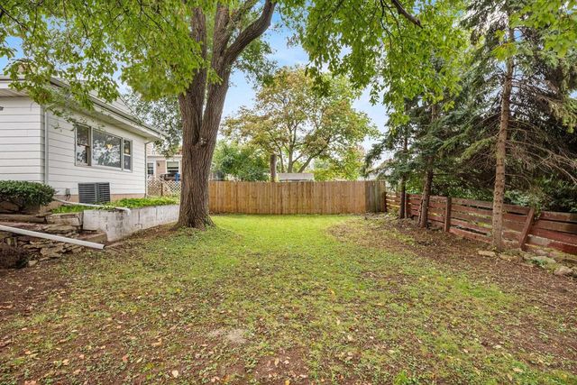 1112 LAWE STREET, Kaukauna, WI 54130