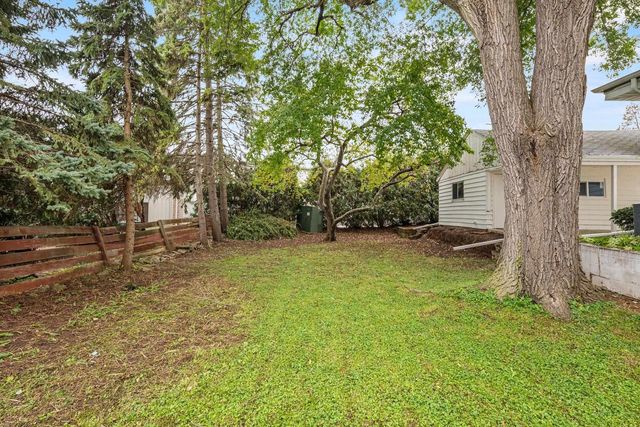 1112 LAWE STREET, Kaukauna, WI 54130