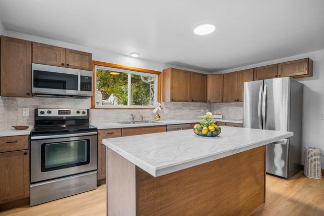 1112 LAWE STREET, Kaukauna, WI 54130