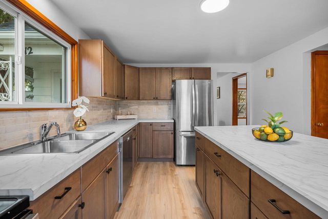 1112 LAWE STREET, Kaukauna, WI 54130