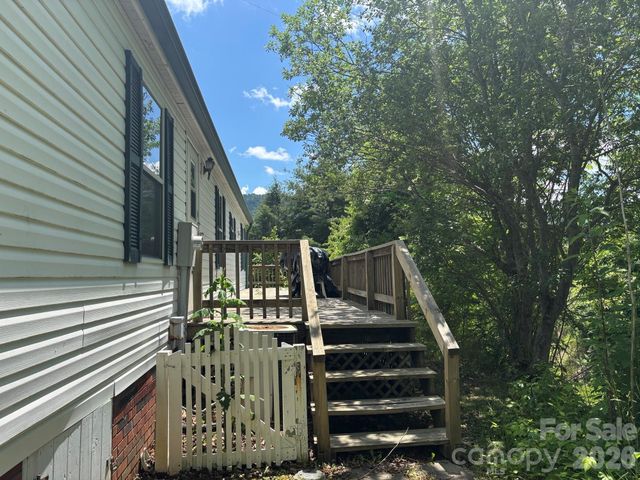 130 Wid Smith Road, Burnsville, NC 28714