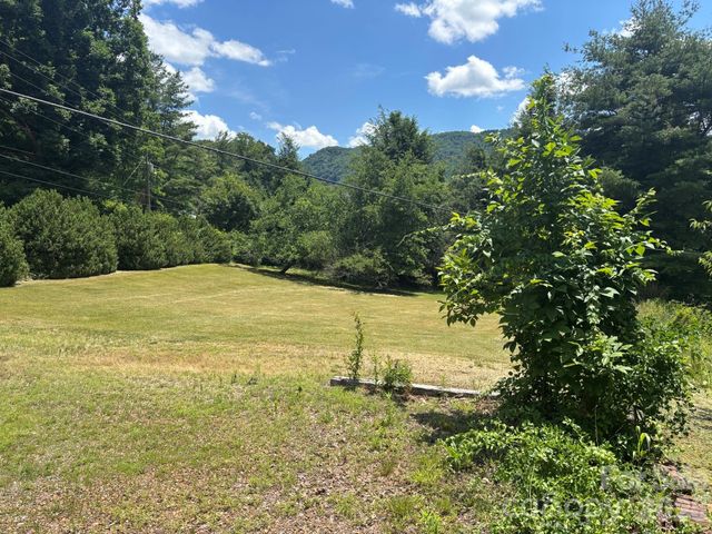 130 Wid Smith Road, Burnsville, NC 28714