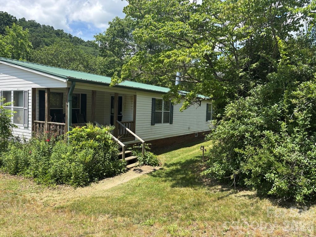 130 Wid Smith Road, Burnsville, NC 28714