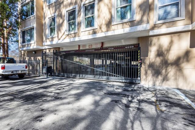 1 Biscayne NW Drive 804, Atlanta, GA 30309