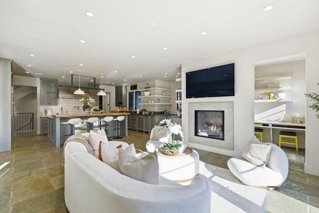 1711 Webster Street, Palo Alto, CA 94301