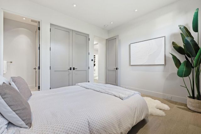 1711 Webster Street, Palo Alto, CA 94301