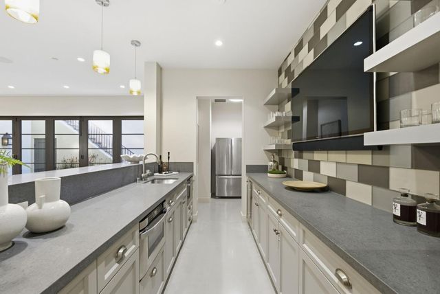 1711 Webster Street, Palo Alto, CA 94301