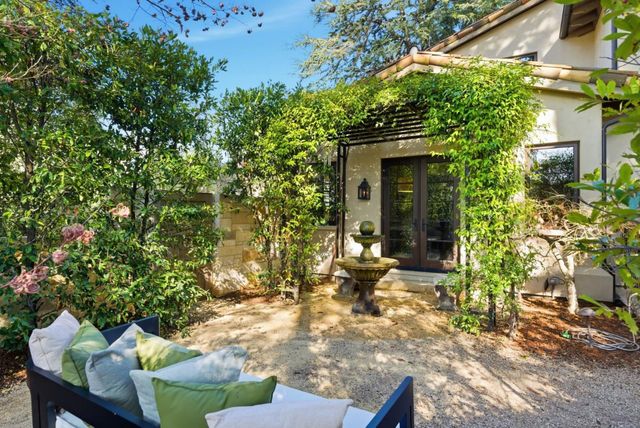 1711 Webster Street, Palo Alto, CA 94301