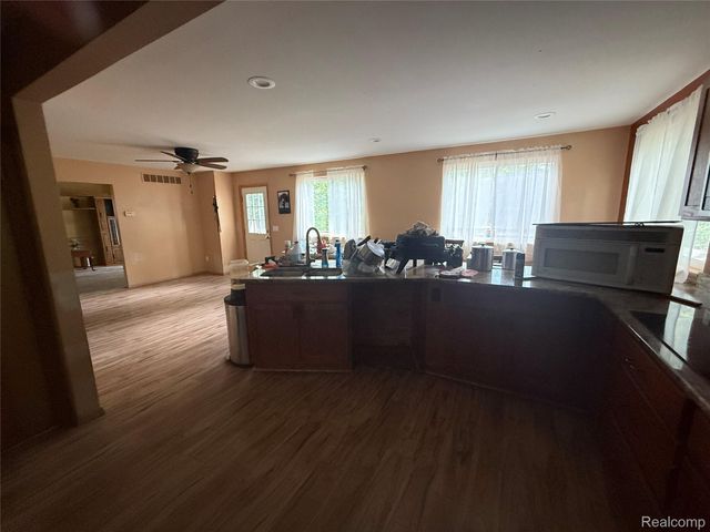 9531 Portage Trail, White Lake Charter Township, MI 48386