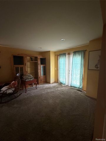 9531 Portage Trail, White Lake Charter Township, MI 48386