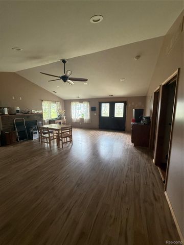 9531 Portage Trail, White Lake Charter Township, MI 48386