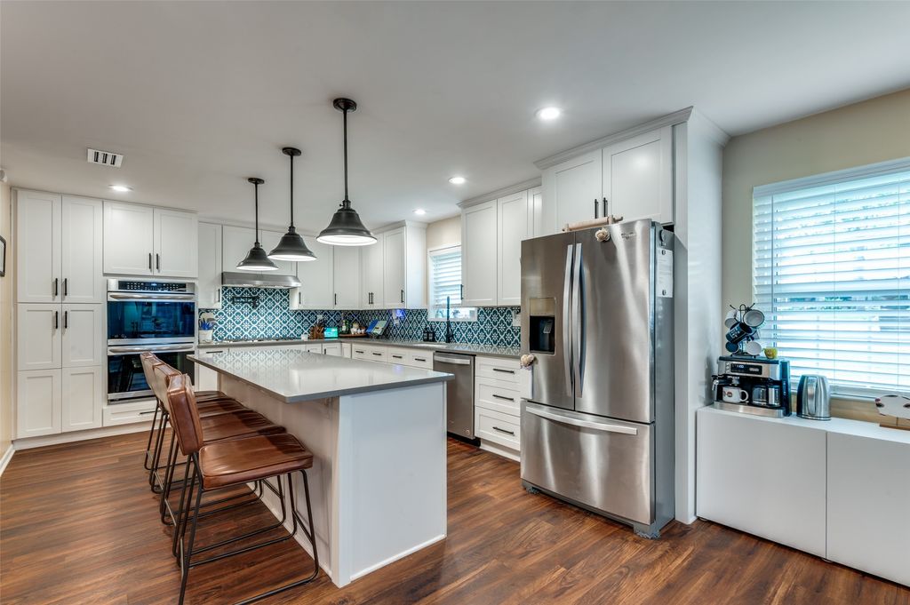 1712 Cripple Creek Drive, Irving, TX 75061