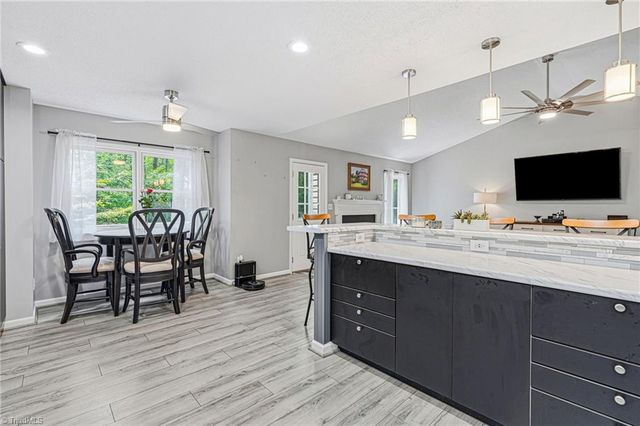 4228 Yeaton Glen Circle, Winston-salem, NC 27107