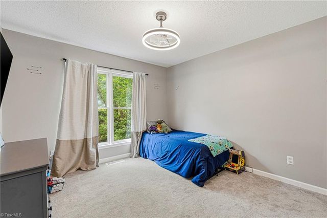 4228 Yeaton Glen Circle, Winston-salem, NC 27107