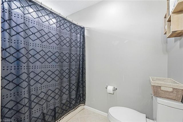 4228 Yeaton Glen Circle, Winston-salem, NC 27107