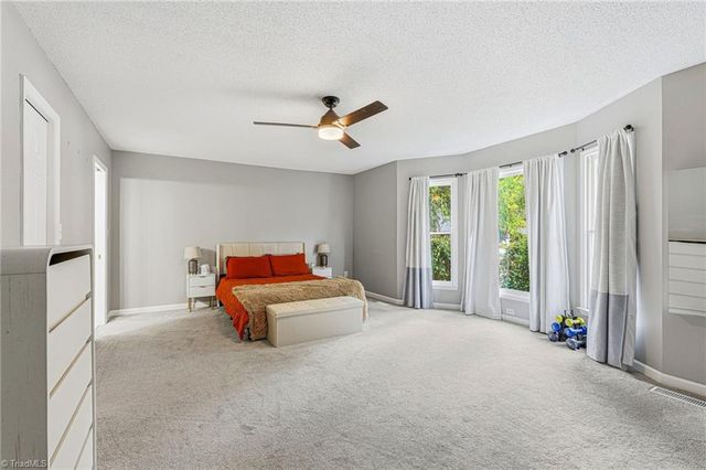 4228 Yeaton Glen Circle, Winston-salem, NC 27107