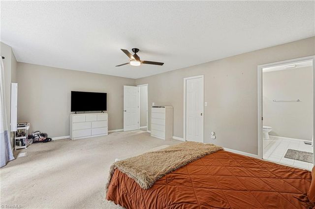 4228 Yeaton Glen Circle, Winston-salem, NC 27107