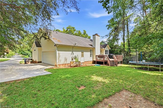 4228 Yeaton Glen Circle, Winston-salem, NC 27107