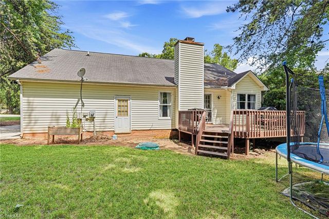 4228 Yeaton Glen Circle, Winston-salem, NC 27107