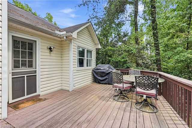 4228 Yeaton Glen Circle, Winston-salem, NC 27107