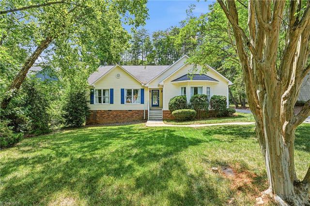 4228 Yeaton Glen Circle, Winston-salem, NC 27107