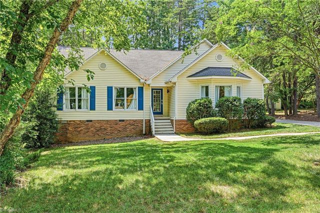 4228 Yeaton Glen Circle, Winston-salem, NC 27107