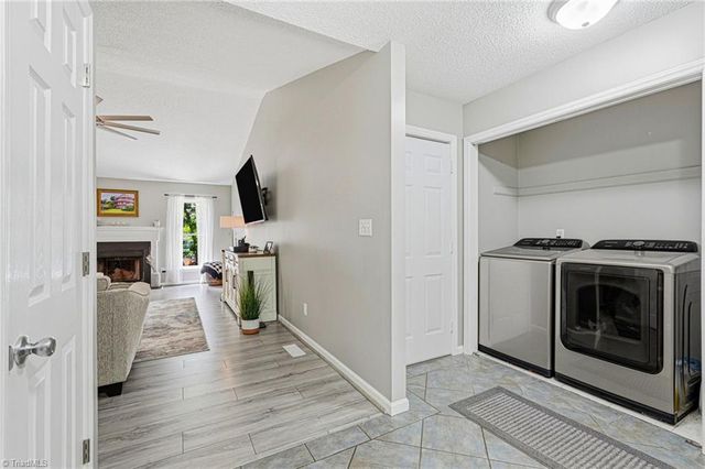 4228 Yeaton Glen Circle, Winston-salem, NC 27107