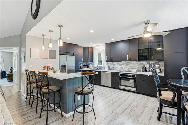 4228 Yeaton Glen Circle, Winston-salem, NC 27107