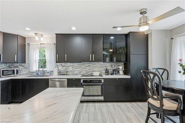 4228 Yeaton Glen Circle, Winston-salem, NC 27107