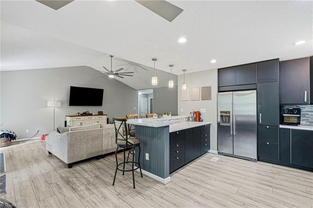 4228 Yeaton Glen Circle, Winston-salem, NC 27107