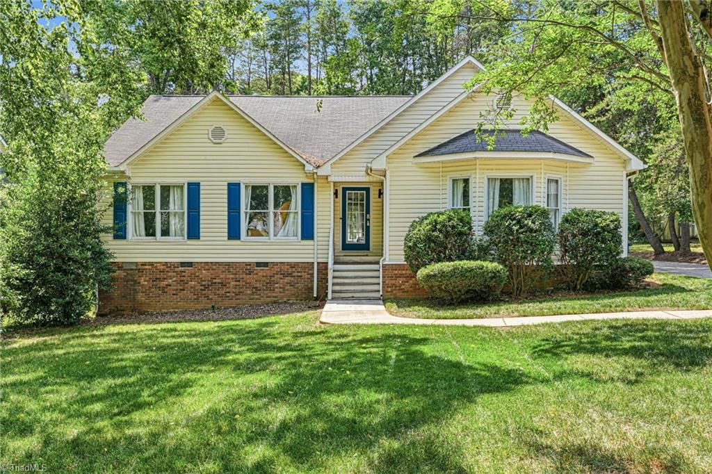 4228 Yeaton Glen Circle, Winston-salem, NC 27107