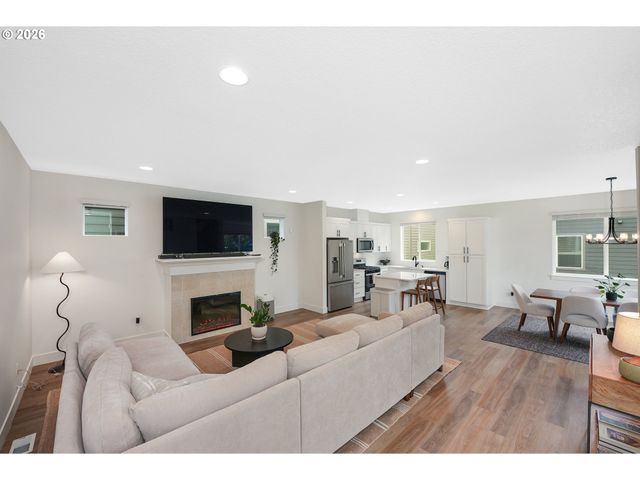 17237 Sw MINA Ln, Beaverton, OR 97003