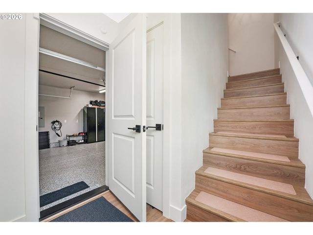 17237 Sw MINA Ln, Beaverton, OR 97003