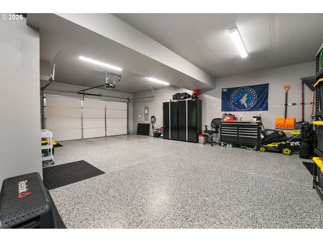 17237 Sw MINA Ln, Beaverton, OR 97003