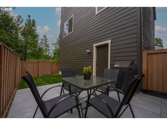 17237 Sw MINA Ln, Beaverton, OR 97003