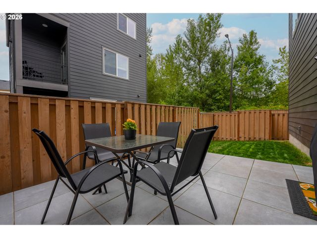 17237 Sw MINA Ln, Beaverton, OR 97003