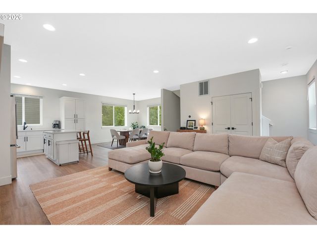 17237 Sw MINA Ln, Beaverton, OR 97003