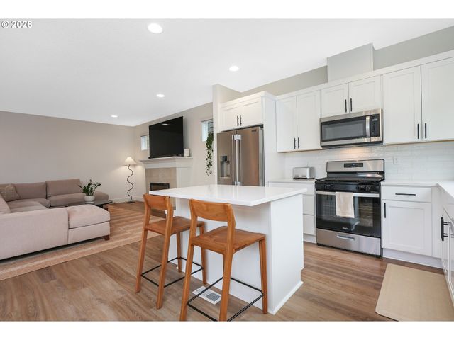 17237 Sw MINA Ln, Beaverton, OR 97003