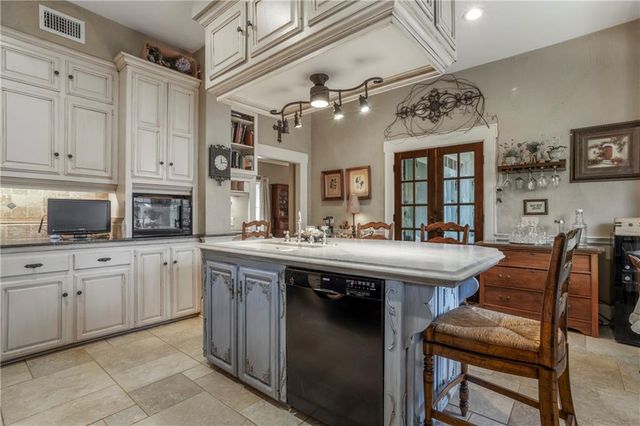 311 Eastview Drive, Biloxi, MS 39531