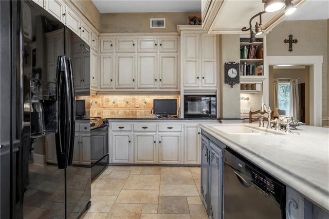 311 Eastview Drive, Biloxi, MS 39531