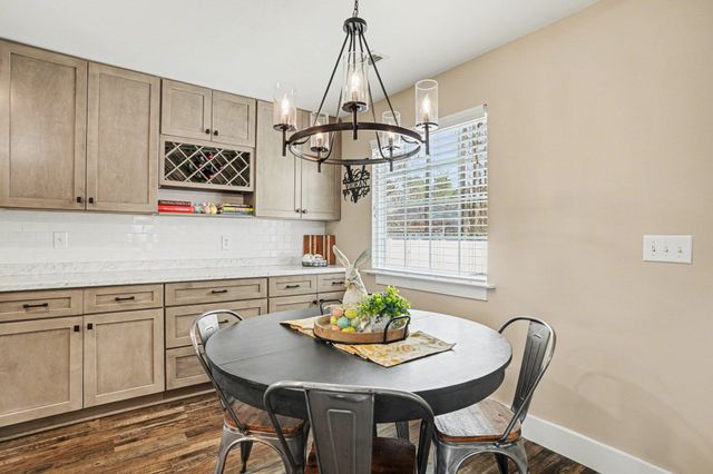 2804 Ivy Glen Dr., Conway, SC 29526