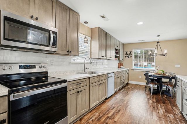 2804 Ivy Glen Dr., Conway, SC 29526