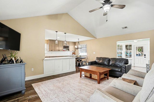 2804 Ivy Glen Dr., Conway, SC 29526