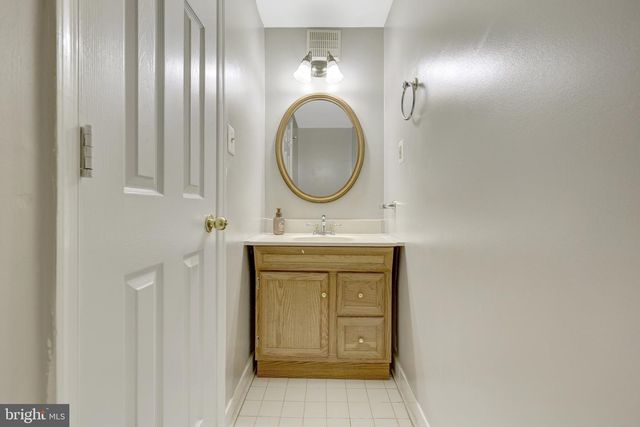 2219 CEDAR MILL CT, Vienna, VA 22182