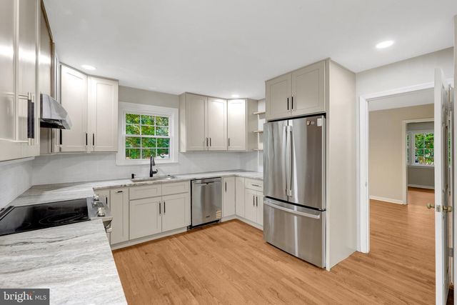 2219 CEDAR MILL CT, Vienna, VA 22182