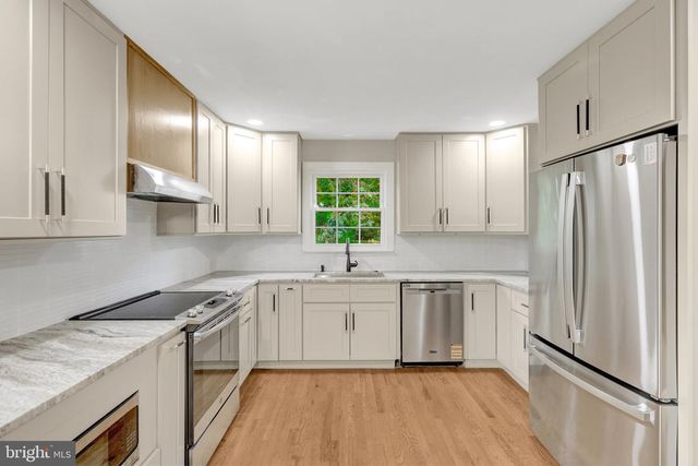 2219 CEDAR MILL CT, Vienna, VA 22182