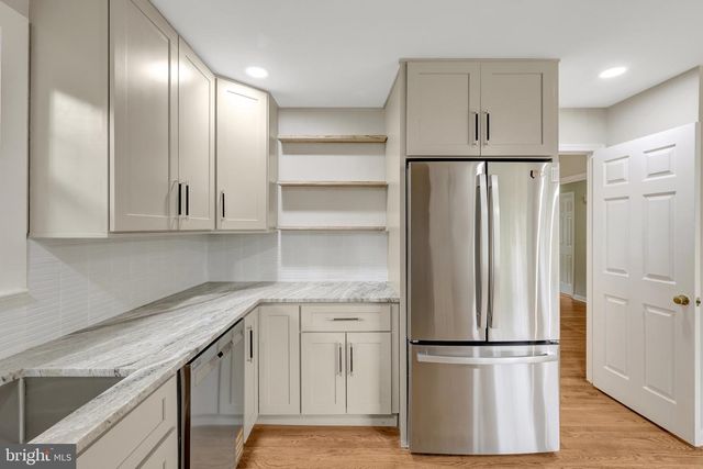 2219 CEDAR MILL CT, Vienna, VA 22182