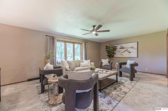 5718 Willit Street, Omaha, NE 68152
