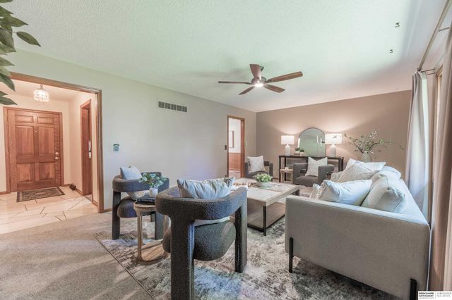5718 Willit Street, Omaha, NE 68152