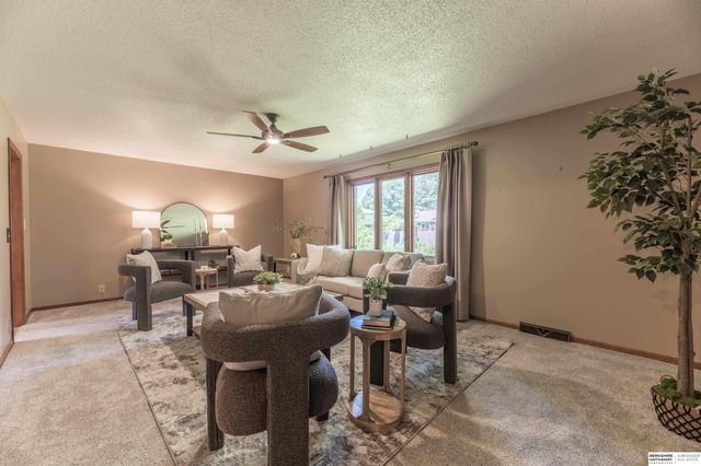 5718 Willit Street, Omaha, NE 68152